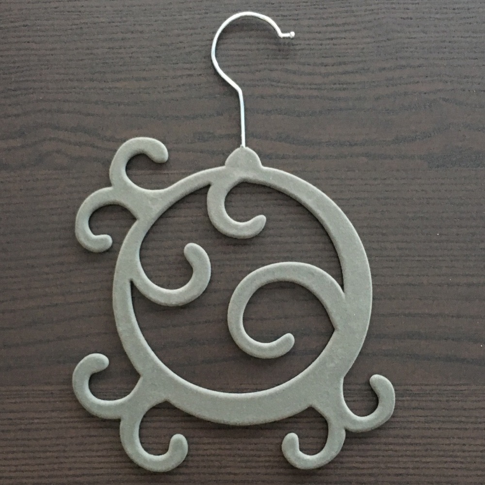 Necklace/scarf/belt Hanger - velvet
